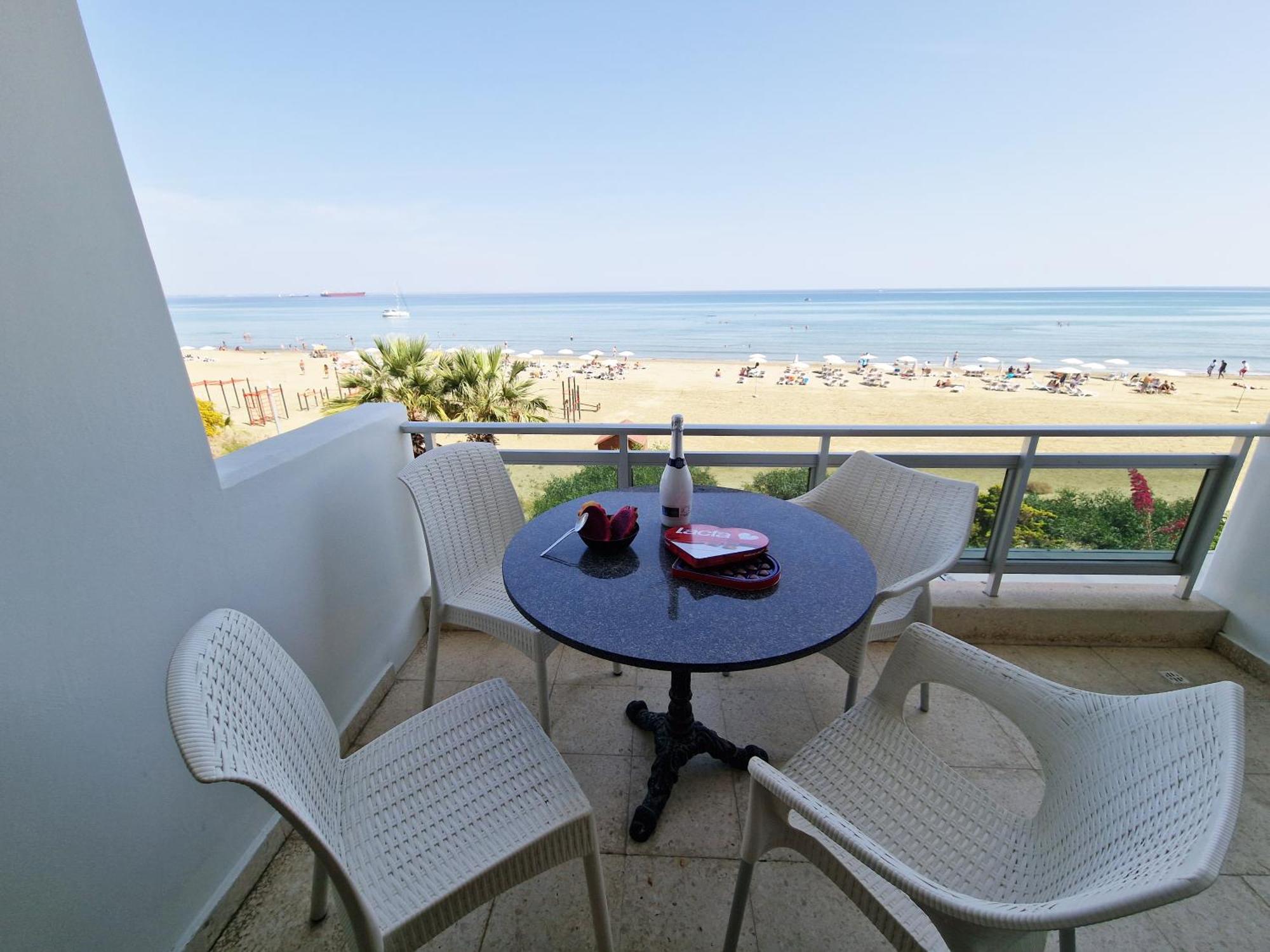 Makenzy Sandy Beachfront Paradise Lárnaka Kültér fotó